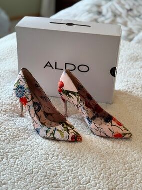 ALDO floral heels size 7.5